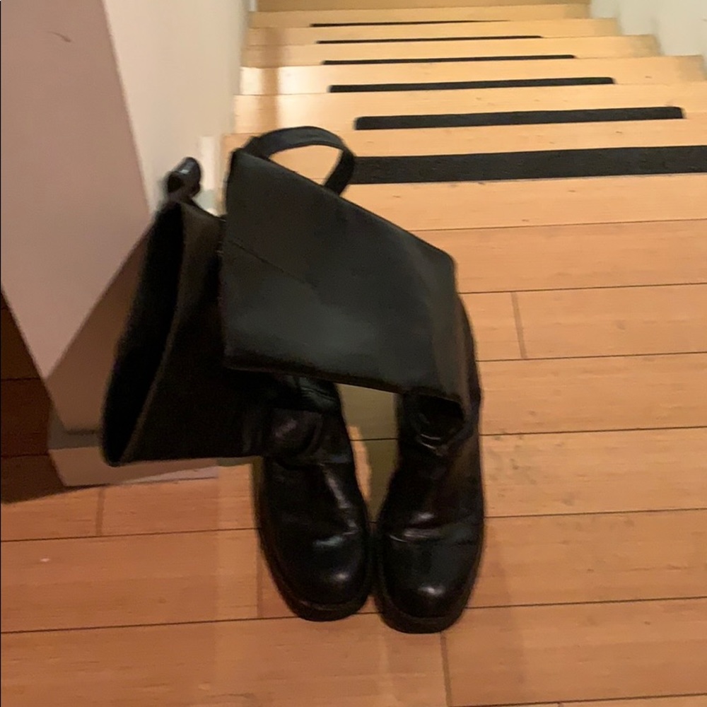 Men’s boots.